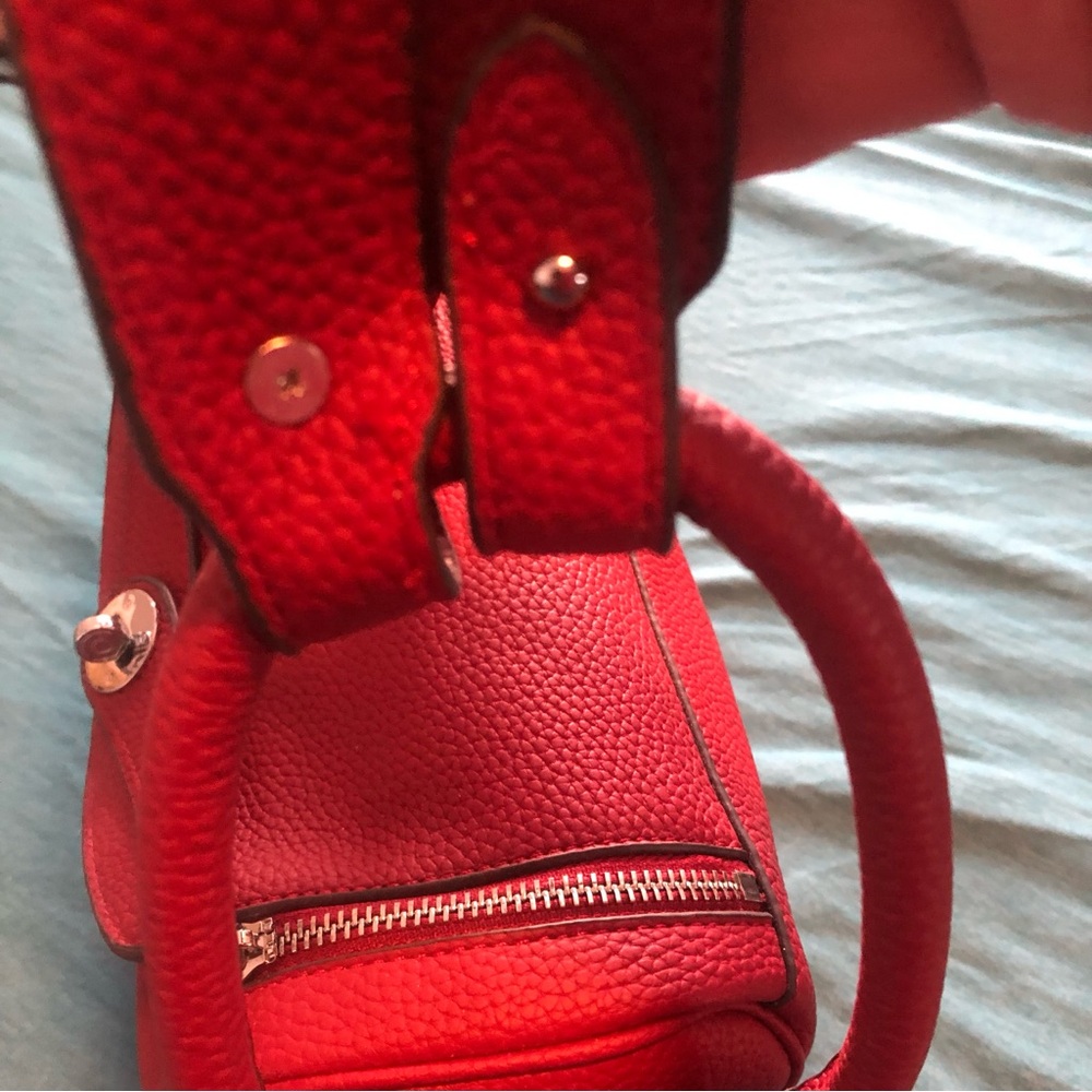 Red Women's Crossbody Bag - Sleek Pebbled Leather Style - Picture 10 of 10
